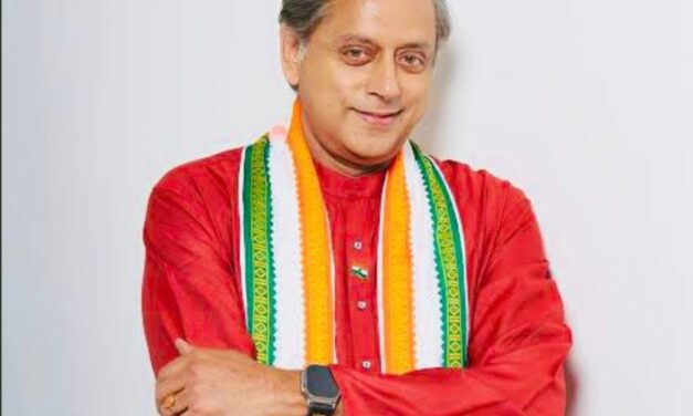നിലപാട് മാറ്റാതെ ശശി തരൂര്‍, പിന്തുണച്ച് മുഖ്യമന്ത്രി, തരൂരിന്റെ നിലപാടില്‍ അപകടം മണത്ത് കോണ്‍ഗ്രസ് ക്യാമ്പ്