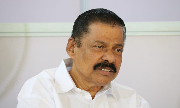 ഗവര്‍ണറുടെ അതൃപ്തിക്ക് മറുപടിയുമായി എം.വി ഗോവിന്ദന്‍, സവര്‍ക്കറെ ചൊല്ലി വീണ്ടും വിവാദം, സവര്‍ക്കര്‍ക്ക് ദേശീയ സ്വാതന്ത്രസമരവുമായി ഒരു ബന്ധവുമില്ല