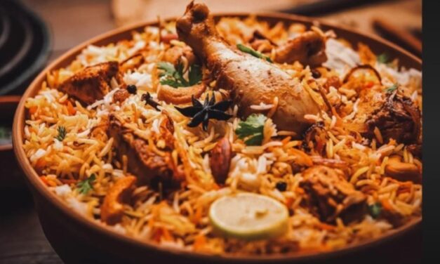 വൈക്കത്ത് അല്‍ഫാമില്‍ ഭക്ഷ്യവിഷബാധ, പരാതിപ്പെട്ടവരോട് ഹോട്ടല്‍ ഉടമ തട്ടിക്കയറി