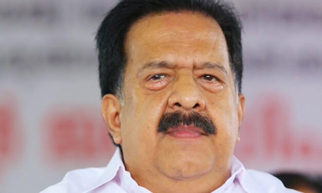 കേരളത്തില്‍ മയക്കുമരുന്ന് വ്യാപകമാക്കുന്നത് എസ്എഫ്‌ഐ, ലഹരി വ്യാപനം അവസാനിപ്പിക്കണമെങ്കില്‍ എസ്എഫ്‌ഐ പിരിച്ചുവിടണം, വിവാദ പ്രസ്താവനയുമായി രമേശ് ചെന്നിത്തല