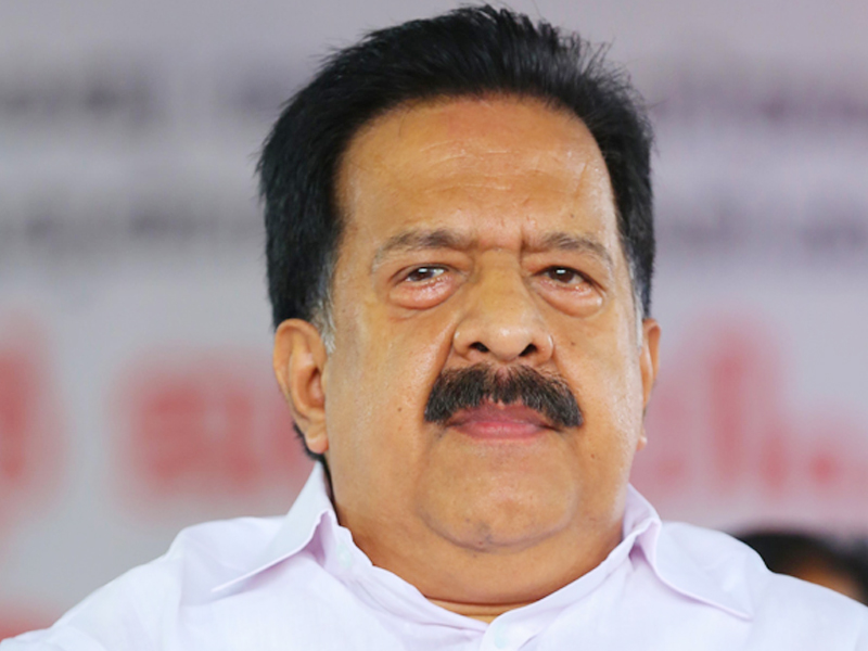 ശബരിമല സ്വര്‍ണക്കൊള്ളയ്ക്ക് പിന്നില്‍ പുരാവസ്തു കള്ളക്കടത്തുസംഘങ്ങളുടെ പങ്ക് അന്വേഷിക്കണം, കൊള്ളയുടെ മുഖ്യസംഘാടകരെല്ലാം ഇപ്പോഴും അന്വേഷണത്തിന് പുറത്ത്, നടന്നത് 500കോടിയുടെ ഇടപാട്, സ്വര്‍ണപ്പാളികള്‍ രാജ്യത്തിനു വെളിയില്‍ പോയിട്ടുണ്ട്