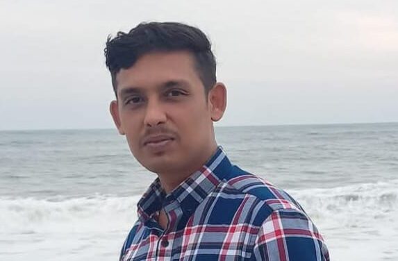 ഉദയംപേരൂരിൽ മിനി ടൂറിസ്റ്റ് ബസ്സും ബൈക്കും കൂട്ടി ഇടിച്ചുണ്ടായ അപകടത്തിൽ ബൈക്ക് യാത്രികനായ യുവാവിന് ദാരുണാന്ത്യം