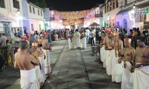ശ്രീപത്മനാഭക്ഷേത്രത്തിലെ പൈങ്കുനി ഉത്സവം: ഭക്തിനിർഭരമായ പള്ളിവേട്ട നടന്നു; ഇന്ന് ആറാട്ട് (വീഡിയോ)