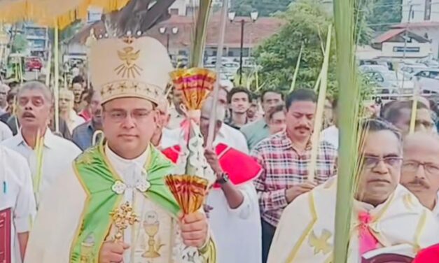 വിശുദ്ധവാര തിരുകർമങ്ങൾക്ക് ഓശാന ഞായറോടെ തുടക്കമായി ; വ്യാഴാഴ്‌ച പെസഹ, ദുഖവെള്ളി, ഉയിർപ്പ് തിരുനാൾ – ക്രൈസ്‌തവ സഭാ വിശ്വാസികൾക്ക് ഇനി ഭക്തി നിർഭരമായ തിരുക്കർമ്മങ്ങളുടെ വിശുദ്ധ വാരം