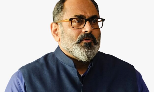 ഗുരുവായൂര്‍ അമ്പലത്തില്‍ റീല്‍സ് ചിത്രീകരിച്ചു, രാജീവ് ചന്ദ്രശേഖറിനെതിരെ പരാതി
