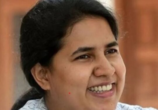 പ്രചരിക്കുന്ന വാർത്ത വ്യാജമാണെന്ന് വീണാ വിജയൻ