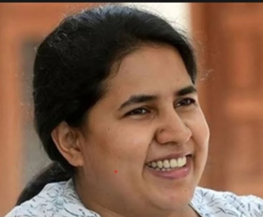 പ്രചരിക്കുന്ന വാർത്ത വ്യാജമാണെന്ന് വീണാ വിജയൻ