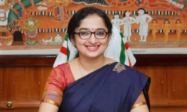 ദിവ്യ എസ് അയ്യരുടെ പോസ്റ്റില്‍ യൂത്ത് കോണ്‍ഗ്രസ് പരാതി നല്‍കി, പെരുമാറ്റ ചട്ടത്തിന് വിരുദ്ധമായി പ്രവര്‍ത്തിച്ചു, പ്രീണനം രാഷ്ട്രീയലാഭത്തിന് വേണ്ടി