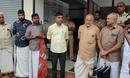 പള്ളിക്കത്തോട് ഇരുട്ടിൽ!!. കെഎസ്ഇബി ഓഫീസിലേക്ക് ബിജെപി മാർച്ച്