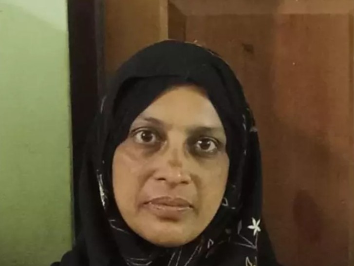 കാറില്‍ നിന്ന് വീട്ടിലേക്ക് കയറവെ മിന്നലേറ്റു; സ്‌ത്രീക്ക് ദാരുണാന്ത്യം