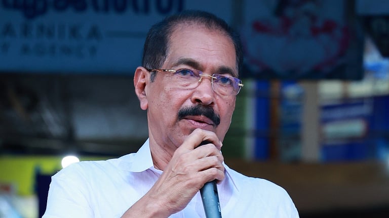 സണ്ണി ജോസഫ് കെപിസിസിയെ നയിക്കും; അടൂര്‍ പ്രകാശ് യുഡിഎഫ് ചെയര്‍മാന്‍