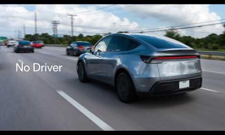 ഡ്രൈവറില്ലാതെ സഞ്ചരിക്കുന്ന കാറും നിരത്തില്‍: ടെസ്സയുടെ വൈ മോഡല്‍ കാര്‍  ലോഞ്ച് ചെയ്തു, വീഡിയോ കാണാം