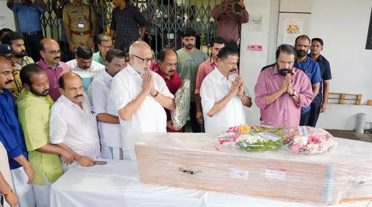 അഹമ്മദാബാദ് വിമാനാപകടത്തിൽ മരിച്ച മലയാളി നേഴ്സ് രഞ്ജിതയുടെ മൃതദേഹം നാട്ടിലെത്തിച്ചു; സംസ്കാരം വൈകിട്ട്