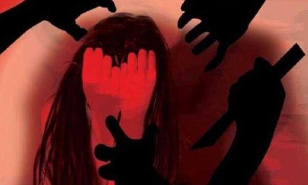 പതിനഞ്ചുകാരിയെ നിരന്തരമായി കൂട്ടബലാത്സംഗത്തിന് ഇരയാക്കി, ദൃശ്യങ്ങൾ പകർത്തി, കാമുകനടക്കം അഞ്ച് പേര്‍ പിടിയില്‍