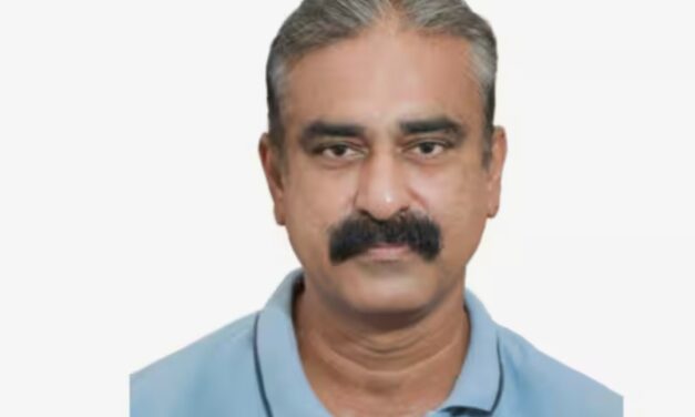 വൈക്കത്ത് കാണാതായ ഫിഷ് ഫാം ഉടമയുടെ മൃതദേഹം ആറ്റിൽ, കാലിലും കഴുത്തിലും ഇഷ്ടിക കെട്ടിയനിലയില്‍ : റൂമിനുള്ളിലെ കിടക്ക മറിഞ്ഞുകിടക്കുന്നു ; ദുരൂഹതയെന്ന് ആരോപണം; പോലീസ് അന്വേഷണം