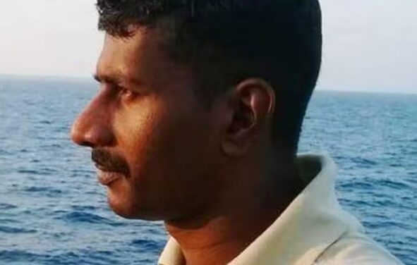 പോലീസുകാരന്റെ ലീലാവിലാസം ഏഴുമാസമായി, ശുചിമുറിയിലെ വസ്ത്രംമാറല്‍ ലൈവായി കാണാന്‍ ഫോണില്‍ കണക്ട് ചെയ്തു