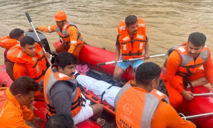 കാട്ടില്‍ കുടുങ്ങിയ നിയുക്ത എം.എല്‍.എ ആര്യാടന്‍ ഷൗക്കത്ത് അടക്കമുളളവരെ രക്ഷപ്പെടുത്തി