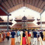 ഗുരുവായൂരില്‍ ദര്‍ശനത്തിന് പണംപറ്റി യൂട്യൂബ് ചാനല്‍ ഗ്രൂപ്പ് .നിയമനടപടിക്ക് ദേവസ്വം.