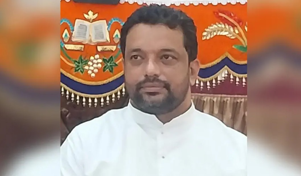 ‘ഞാൻ വാടകയ്ക്ക് കൊടുത്ത വീട്ടിലുണ്ട്..’ ; വൈദികനെ തൂങ്ങി മരിച്ച നിലയിൽ കണ്ടെത്തി