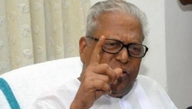 “സ്വയം ശ്വസിച്ച് തുടങ്ങി”; വിഎസിന്‍റെ ആരോഗ്യ നില മെച്ചപ്പെടുന്നതായി മുൻ സെക്രട്ടറിയുടെ കുറിപ്പ്