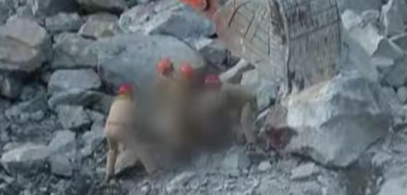 കോന്നി ചെങ്കുളത്ത് പാറമടയിൽ അപകടം: ഒരു മൃതദേഹം കണ്ടെത്തി, മറ്റൊരാൾക്കായി തിരച്ചിൽ, രക്ഷാപ്രവർത്തനം തുടരുന്നു,