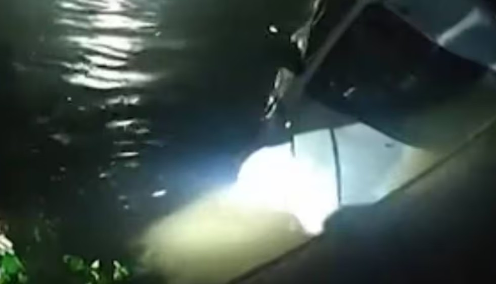 തിരുവല്ലയിൽ കാർ നിയന്ത്രണം വിട്ട് കുളത്തിൽ വീണ് യുവാവ് മരിച്ചു, സുഹൃത്തുക്കൾക്ക് പരുക്ക്, ഒരാളുടെ നില ​ഗുരുതരം