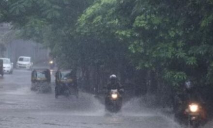 : സംസ്ഥാനത്ത് കനത്ത മഴ തുടരുന്നു, എല്ലാ ജില്ലകളിലും ഇന്ന് മഴ മുന്നറിയിപ്പ്