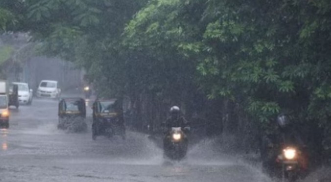 : സംസ്ഥാനത്ത് കനത്ത മഴ തുടരുന്നു, എല്ലാ ജില്ലകളിലും ഇന്ന് മഴ മുന്നറിയിപ്പ്