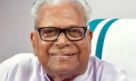 അച്ഛന്റെ ആരോഗ്യനില പതുക്കെ മെച്ചപ്പെട്ടുവരുന്നു, അച്ഛനെ നെഞ്ചേറ്റി കാത്തിരിക്കുന്നവര്‍ക്കൊപ്പം ഞങ്ങളും വലിയ പ്രതീക്ഷയിലാണ്- വി.എസിന്റെ മകന്‍ അരുണ്‍കുമാര്‍ ഫേസ്ബുക്കില്‍ കുറിക്കുന്നു