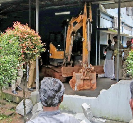 കെട്ടിട തകര്‍ച്ച കോട്ടയത്ത് ഇന്ന് പ്രതിഷേധതിരയടി: യുഡിഎഫ് ബിജെപി നേതാക്കള്‍ കോട്ടയത്ത്