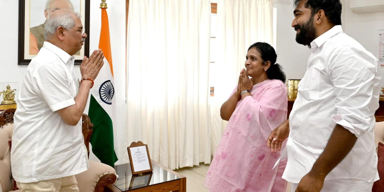 ഉമ്മൻ ചാണ്ടിയുടെ ആഗ്രഹം നിറവേറ്റാൻ നിമിഷ പ്രിയയുടെ മോചനത്തിനായ് അവസാന ശ്രമവും നടത്തണം; ചാണ്ടി ഉമ്മൻ എം എൽ എ യും അമ്മ മറിയാമ്മ ഉമ്മനും ഗവർണറെ സന്ദർശിച്ചു