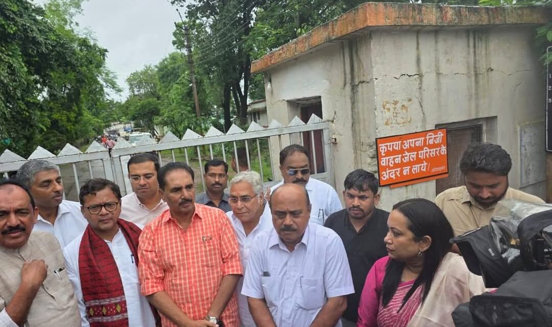 കന്യാസ്ത്രീകളെ എം.പിമാർ ജയിലിൽ സന്ദർശിച്ചു ബന്നി ബഹനാർ എൻ.കെ പ്രേമചന്ദ്രൻ, ഫ്രാൻസിസ് ജോർജ്, സംഘത്തിൽ