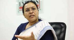 യാത്രക്കിടയിൽ ആരോഗ്യ മന്ത്രി വീണ ജോർജിന് ദേഹാസ്വാസ്ഥ്യം; ആശുപത്രിയിൽ പ്രവേശിപ്പിച്ചു