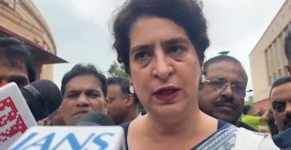 ന്യൂനപക്ഷങ്ങൾക്കെതിരായ അക്രമം അവസാനിപ്പിക്കണം – പ്രിയങ്ക ഗാന്ധി