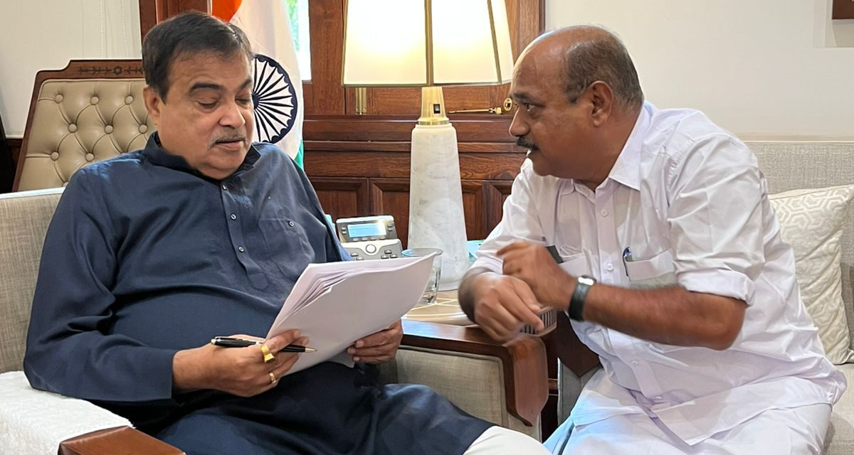 കോട്ടയം  കുമരകം വൈക്കം എറണാകുളം  ഇടനാഴി , കേന്ദ്ര മന്ത്രിക്ക് കരട് റിപ്പോർട്ട് സമർപ്പിച്ചു 