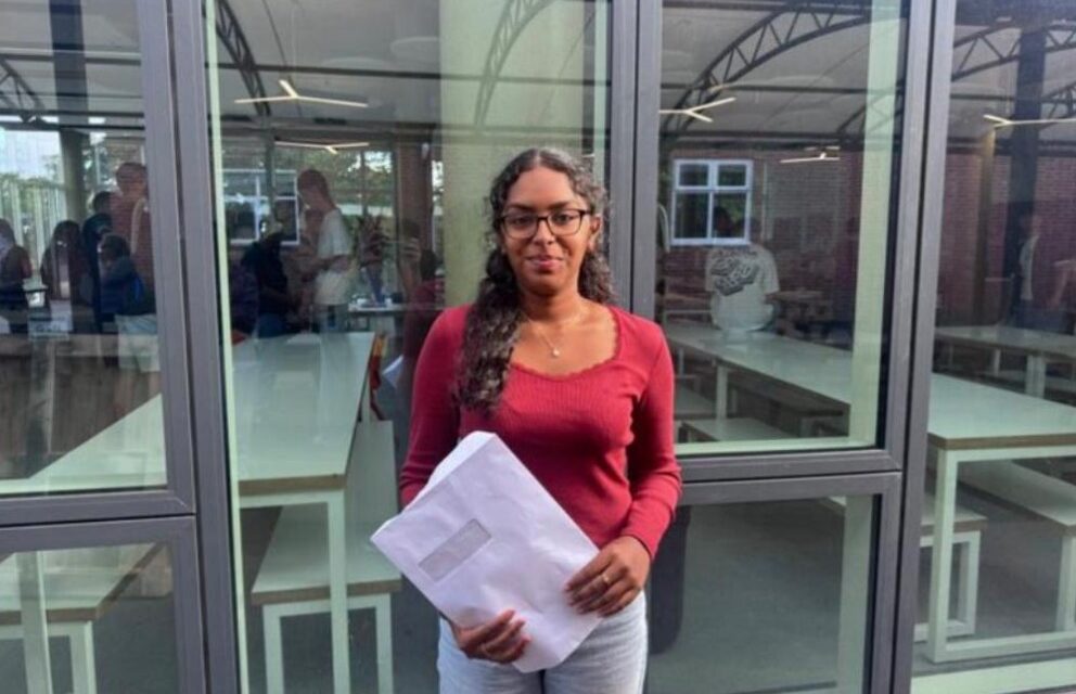 യുകെ ബോൺമൗത്തിലെ മലയാളികൾക്ക് അഭിമാനമായി  അലീറ്റ ആലക്‌സ് തോട്ടുവായിൽ : സൗത്ത്‌ഹാംപ്ടൺ സർവകലാശാലയിൽ മെഡിസിൻ പഠനത്തിനായി പ്രവേശനം നേടി