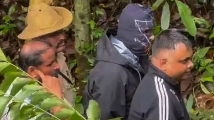 ധർമസ്ഥലയിൽ മലയാളി യുവതിയുടെ മൃതദേഹവും കുഴിച്ചിട്ടിട്ടുണ്ടെന്ന് വെളിപ്പെടുത്തൽ, ആ സ്ഥലത്ത് ഇപ്പോള്‍ പാറകള്‍ നിറഞ്ഞിരിക്കുന്നു.. 13-ാം പോയന്റില്‍ മാത്രം എഴുപതിലധികം മൃതദേഹം കുഴിച്ചിട്ടു