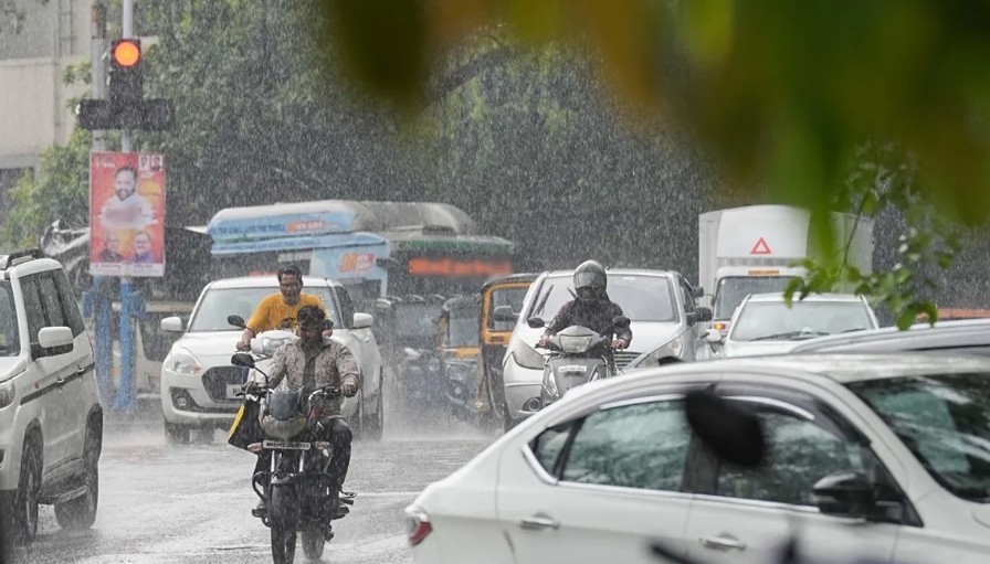 സംസ്ഥാനത്ത് ഇന്ന് എല്ലാ ജില്ലകളിലും മഴ; 5 ജില്ലകളിൽ ഓറഞ്ച് അലർട്ട്, മറ്റ് ജില്ലകളിൽ യെല്ലോ