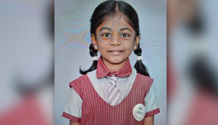 പാലക്കാട് ശരീരത്തിലൂടെ ബസ് കയറിയിറങ്ങി വിദ്യാർഥിനി മരിച്ചു : അപകടം പിതാവിനൊപ്പം സ്കൂട്ടറിൽ പോകുന്നതിനിടെ