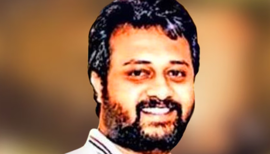 റോഡിലേക്ക് പാഞ്ഞെത്തിയ കുതിരയെ ഇടിച്ച ബൈക്കില്‍ നിന്നും തെറിച്ചു വീണു; ബെംഗളൂരുവില്‍ മലയാളി യുവാവ് മരിച്ചു