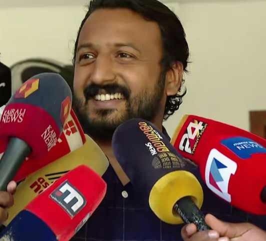 രാഹുൽ മാങ്കൂട്ടത്തിലിനെ കോൺഗ്രസിൽനിന്ന് സസ്പെൻഡ് ചെയ്തു; വിശദീകരണം തേടും, തൃപ്തികരമല്ലെങ്കിൽ പുറത്താക്കും