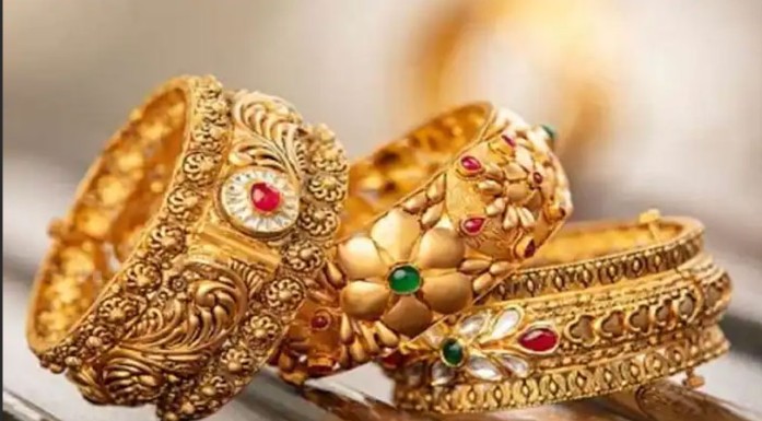 സംസ്ഥാനത്ത് റെക്കോർഡുകൾ തകർത്ത് സ്വർണ്ണവില: പവന് ഒറ്റയടിക്ക് കൂടിയത് 1200 രൂപ; 76,000 രൂപ കടന്ന് മുന്നോട്ട്