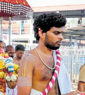 ശബരിമല നട ഇന്ന് തുറക്കും, കണ്ഠര് മഹേഷ് മോഹനര് ഒരുവര്‍ഷം ക്ഷേത്ര തന്ത്രി