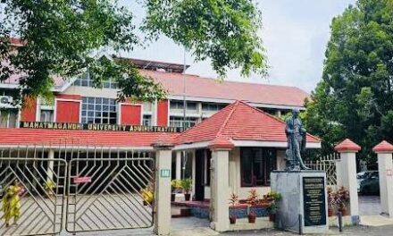 സ്വകാര്യ സ്വാശ്രയ കോളേജ് അധൃാപകരുടെ പരീക്ഷാ മൂലൃനിര്‍ണ്ണയത്തില്‍ അപാകതയെന്ന് ആരോപണം : നിയമ വിദ്യാര്‍ത്ഥികളുടെ കൂട്ടത്തോല്‍വിയില്‍ എംജി സര്‍വകലാശാലക്ക് മുമ്പില്‍ പരാതിയുമായി എറണാകുളം ലോ കോളേജ് വിദ്യാര്‍ത്ഥികള്‍