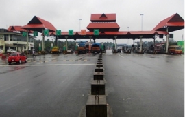 പാലിയേക്കരയില്‍ ടോള്‍ പിരിവ് നിര്‍ത്തിവയ്ക്കാന്‍ ഹൈക്കോടതി ഉത്തരവ്