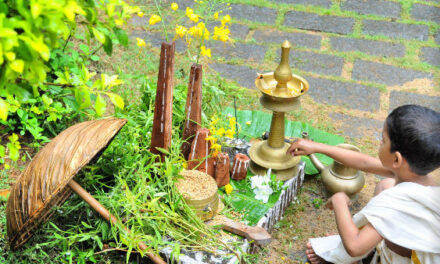 ഓണം വരവായി ഇന്ന് അത്തം അത്തം പത്തിന് പൊന്നോണം