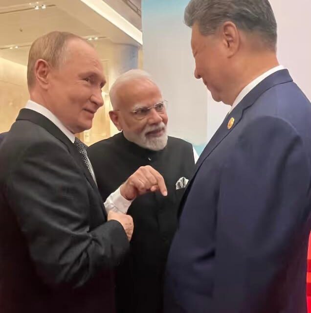  ട്രംപിന്റെ സമ്മര്‍ദത്തിന് വഴങ്ങില്ല; സഹകരണം ശക്തമാക്കി ഇന്ത്യയും റഷ്യയും ചൈനയും; റഷ്യൻ എണ്ണ ഇറക്കുമതി തുടരുമെന്ന് പ്രധാനമന്ത്രി നരേന്ദ്രമോദി