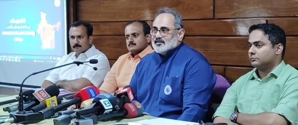 ക്രൈസ്തവ വോട്ട് ലാക്കാക്കി കോട്ടയത്ത് ബിജെപി യോഗത്തിൽ കാഞ്ഞിരപ്പള്ളി രൂപത പ്രതിനിധിയുടെ ക്ലാസ് !