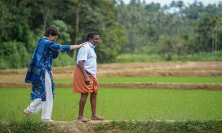 വയലിൽ നടന്നും പാട്ട് കേട്ടും ചെറുവയൽ രാമനൊപ്പം പ്രിയങ്ക ഗാന്ധി എം.പി.
