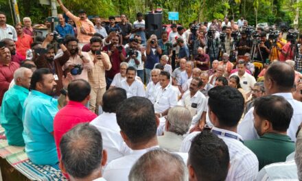 കേന്ദ്രതലത്തില്‍ ദേവസ്വം ബോര്‍ഡ്, പാലായില്‍ കലുങ്കു സംവാദം നടത്തി സുരേഷ് ഗോപി